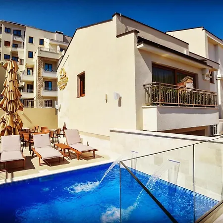 Aparthotel Vistamar &